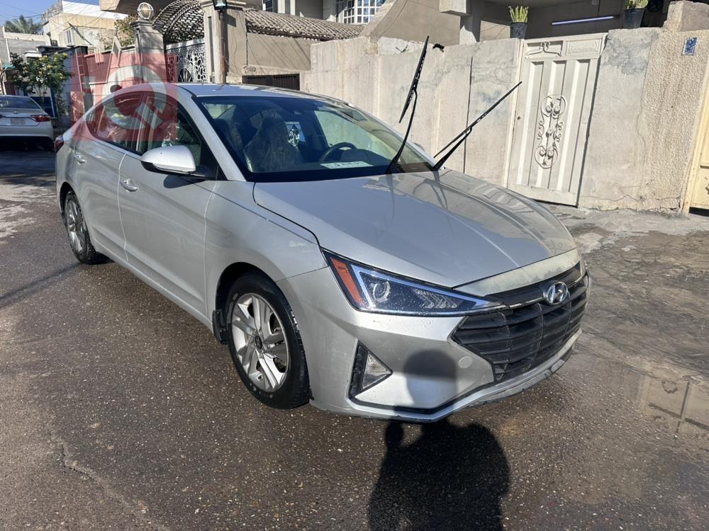 هیوندای ئەلەنترا